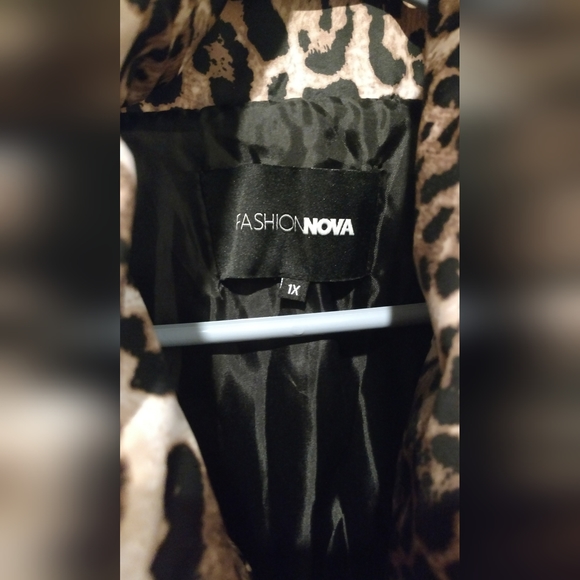 Fashion Nova Puffer Jacket - Picture 4 of 8